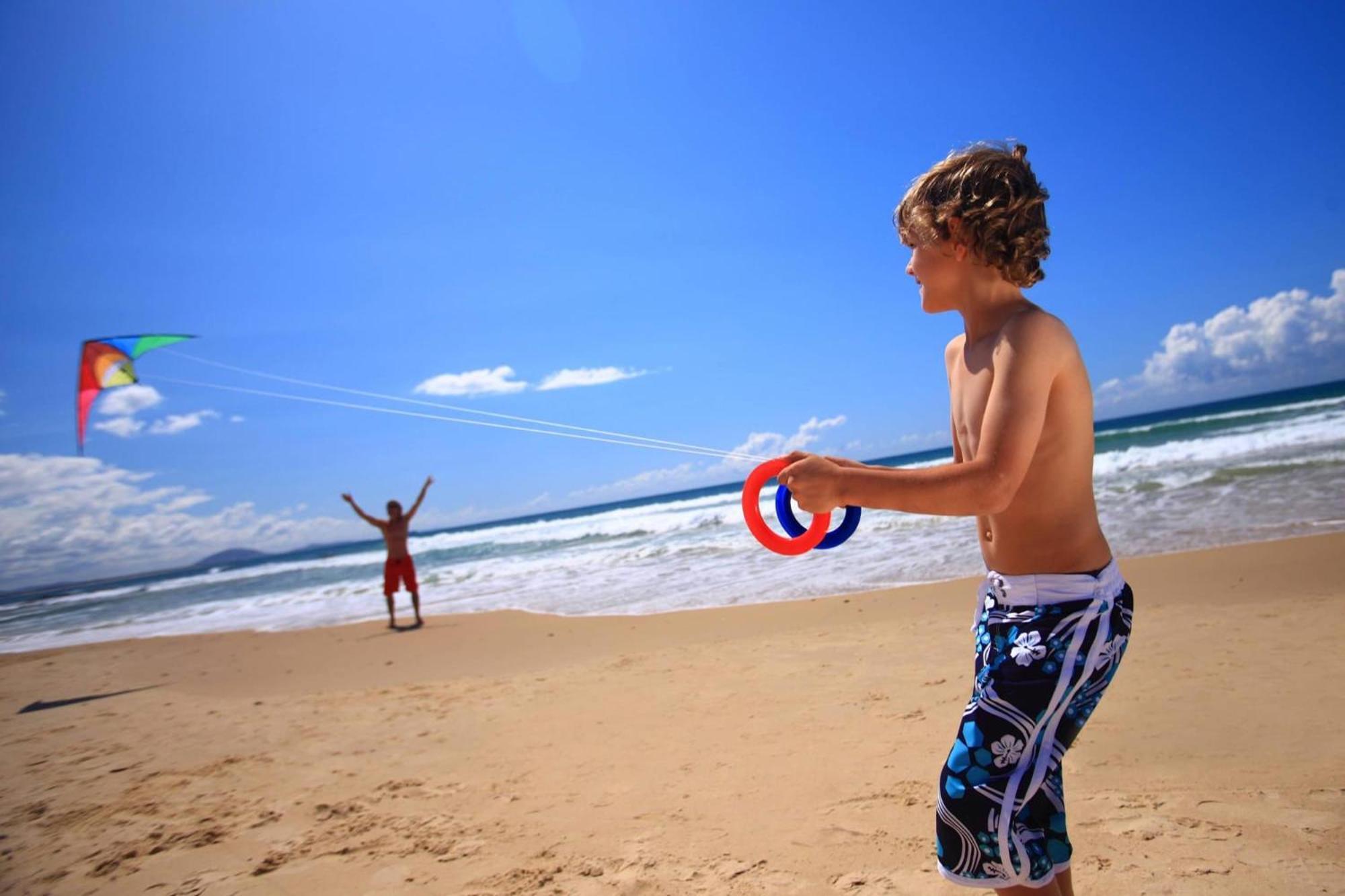 Alex Seaside Resort Alexandra Headland Bagian luar foto
