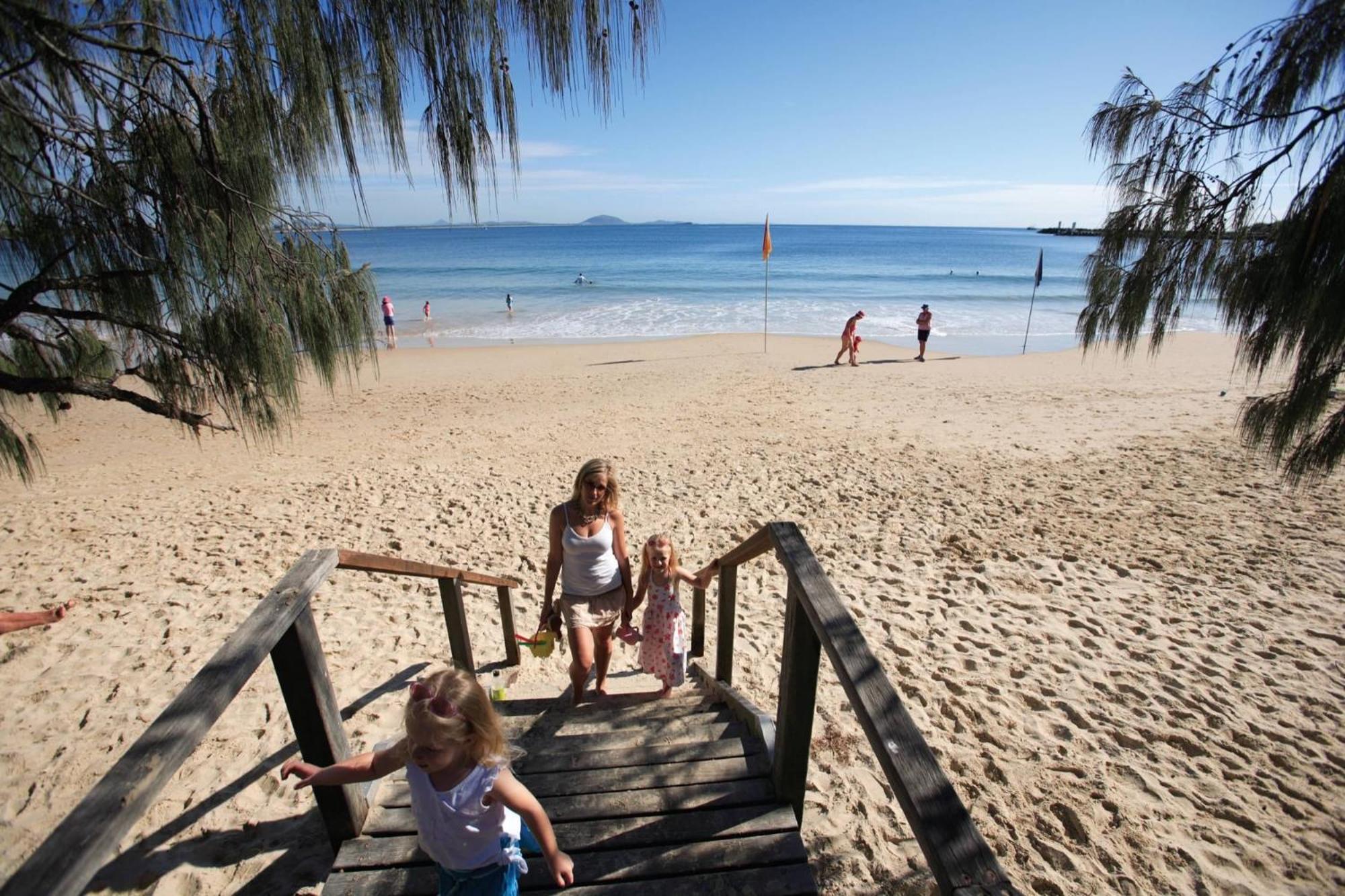 Alex Seaside Resort Alexandra Headland Bagian luar foto