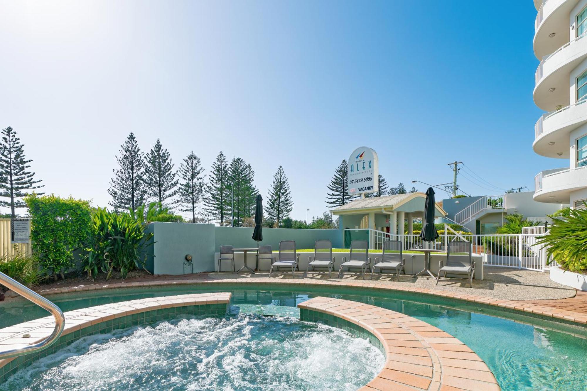 Alex Seaside Resort Alexandra Headland Bagian luar foto