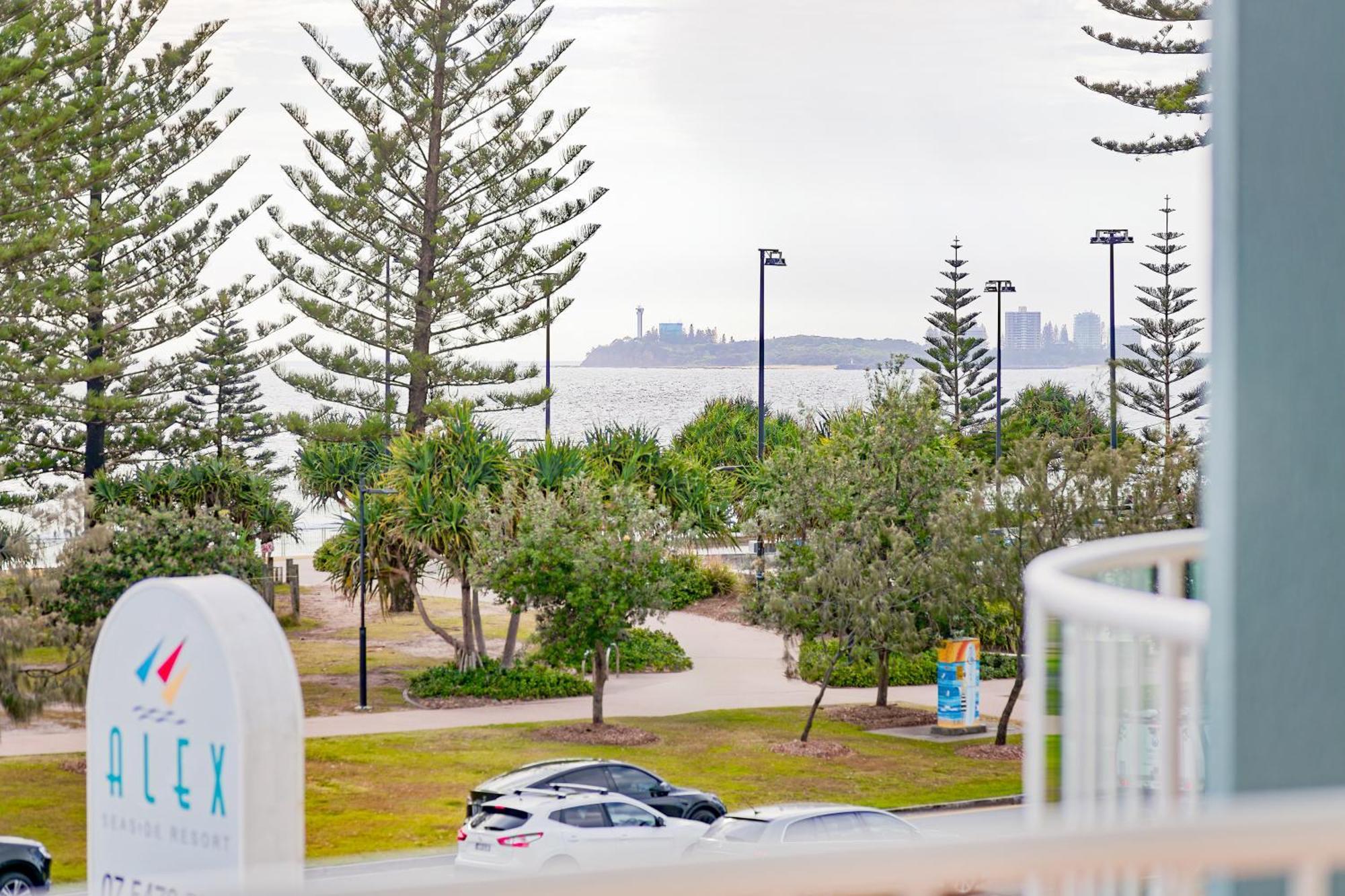 Alex Seaside Resort Alexandra Headland Bagian luar foto