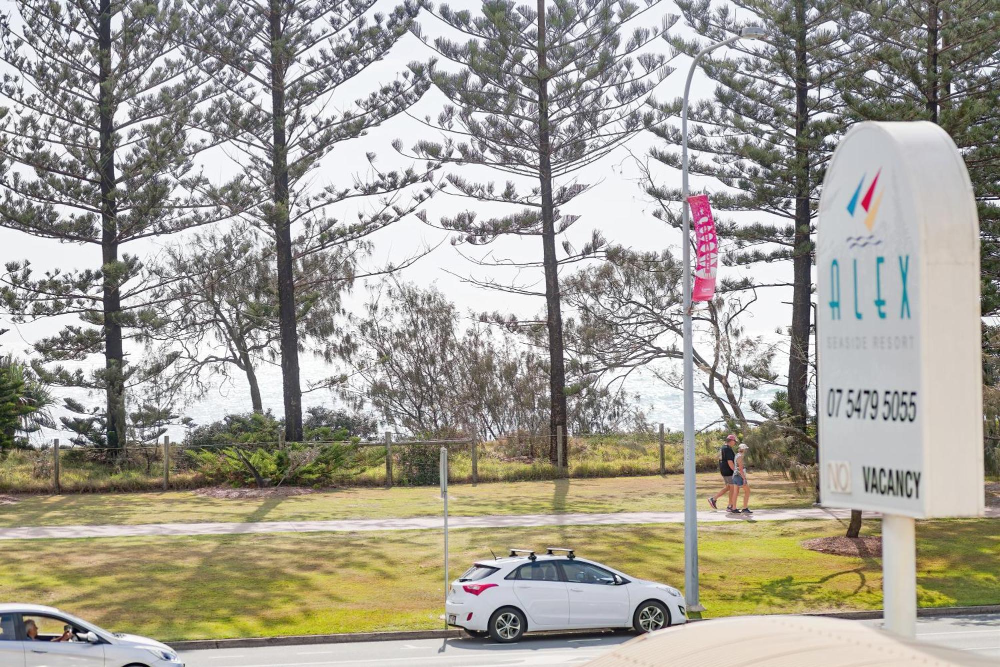Alex Seaside Resort Alexandra Headland Bagian luar foto