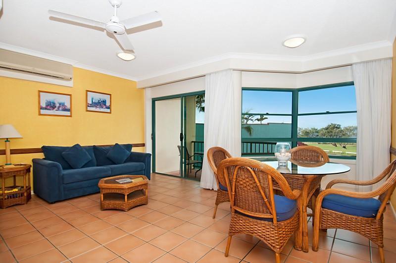 Alex Seaside Resort Alexandra Headland Bagian luar foto